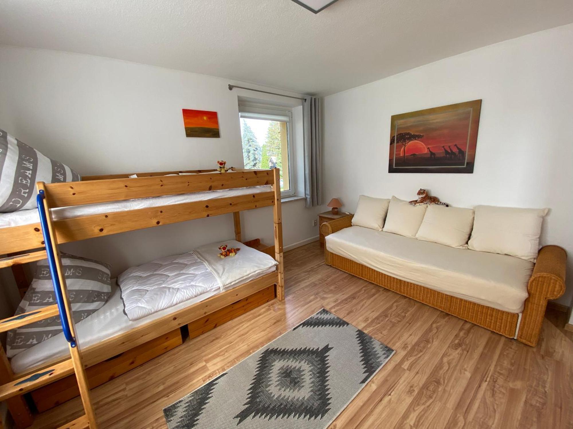 Gelbes Haus Seenland Ferienwohnungen Xl Elsterheide Room photo